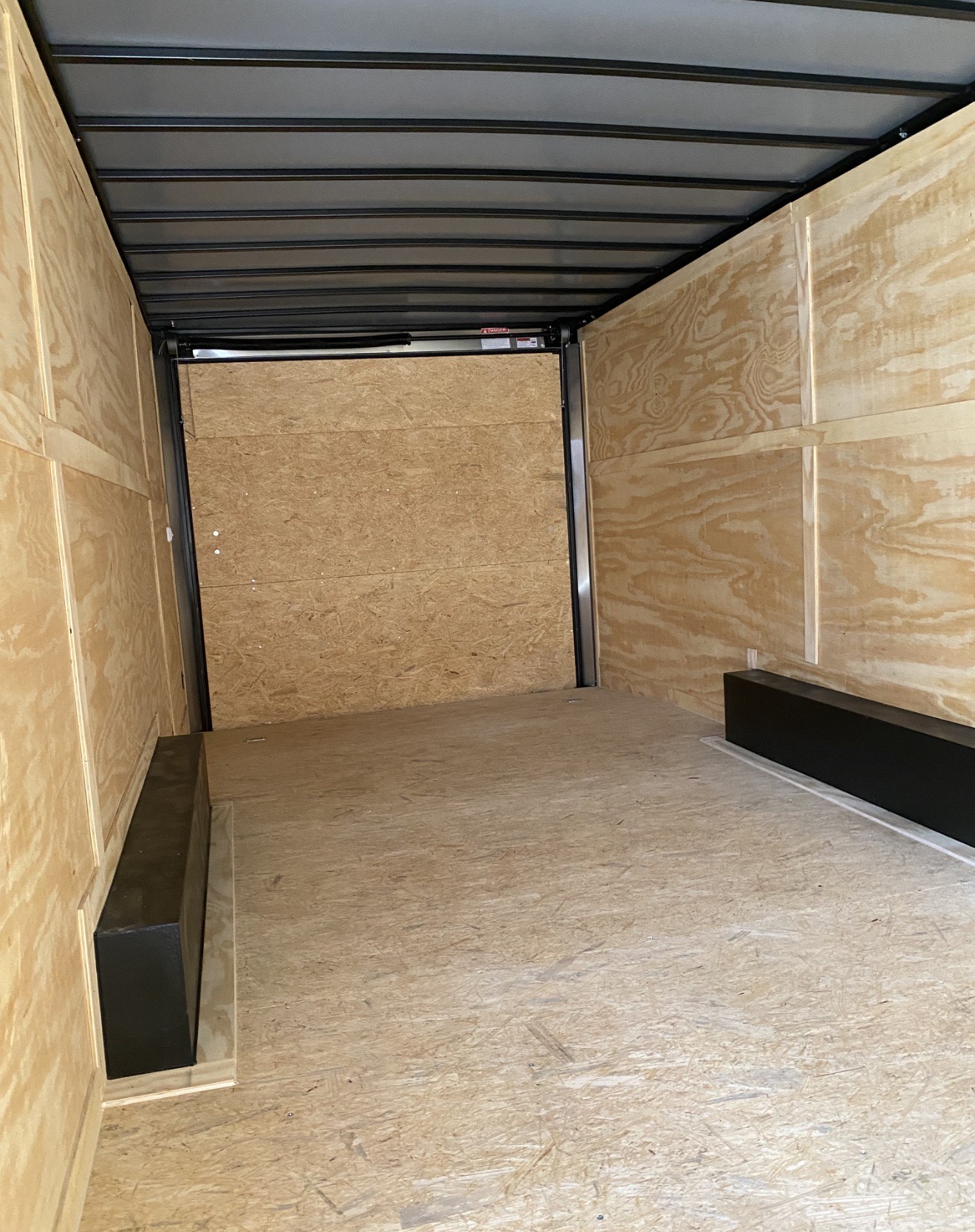 24ft Enclosed Trailer thumbnail 3