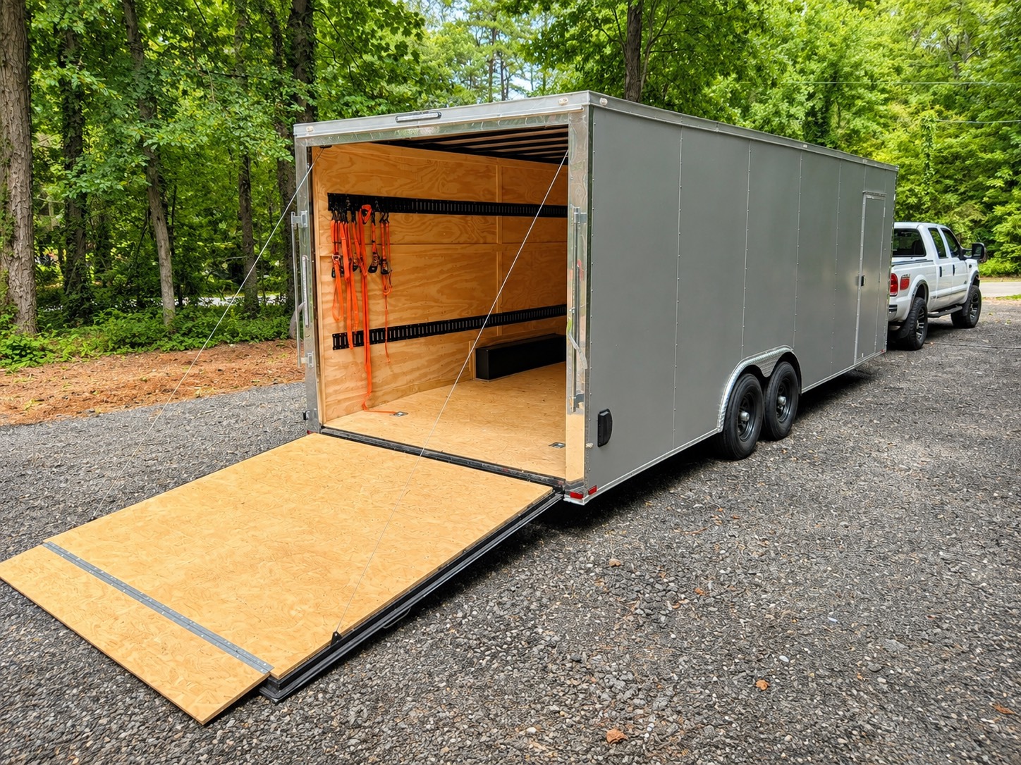 24ft Enclosed Trailer thumbnail 2