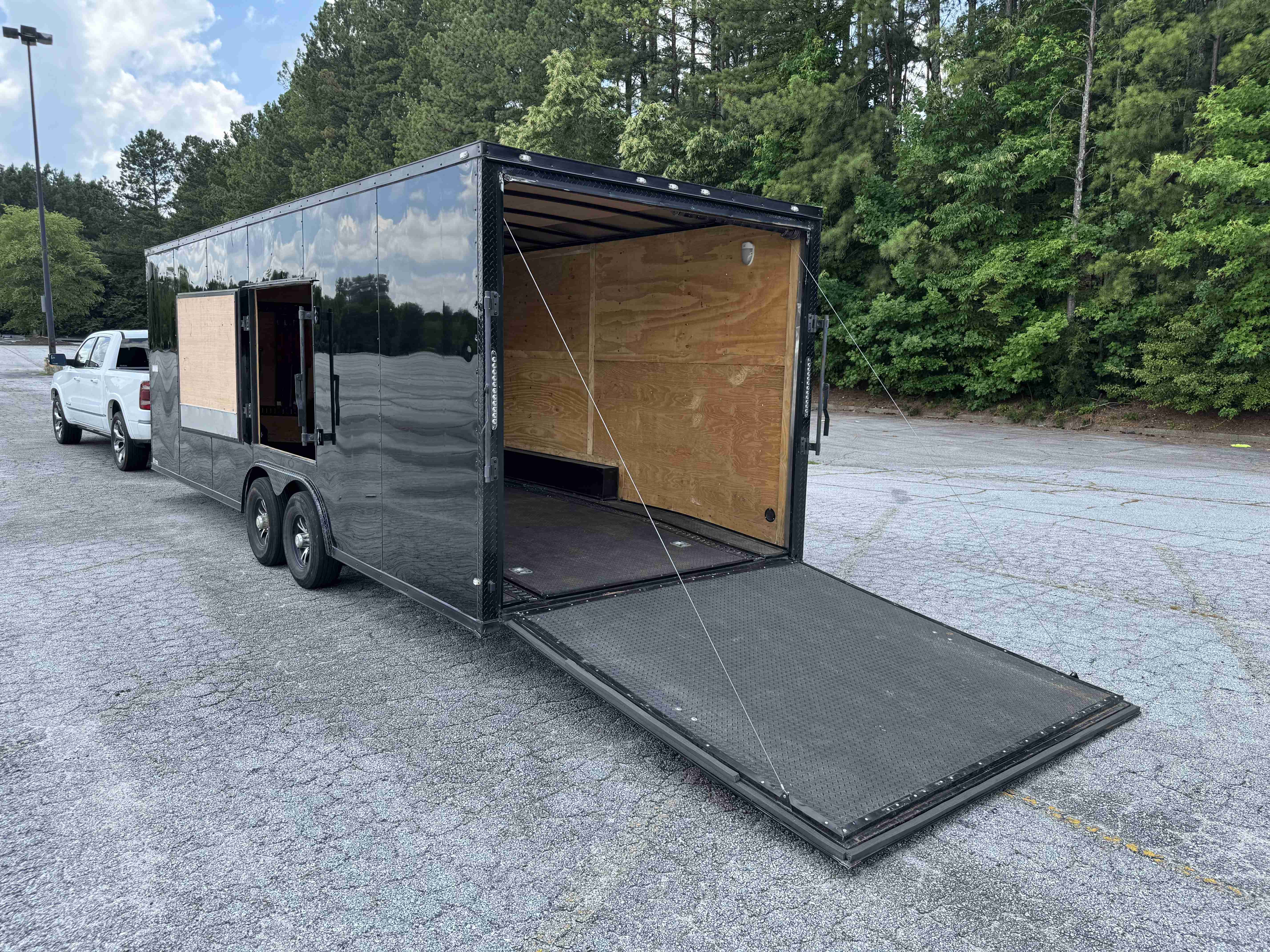 Seed Cargo 8.5x24 7' Ceilings thumbnail 3